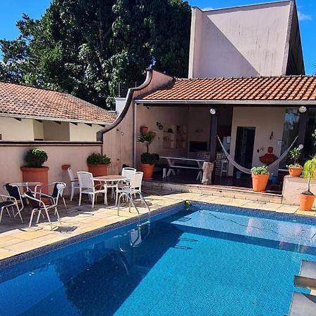 Hostel Oktoberfest Casa Laranja Блуменау Екстериор снимка